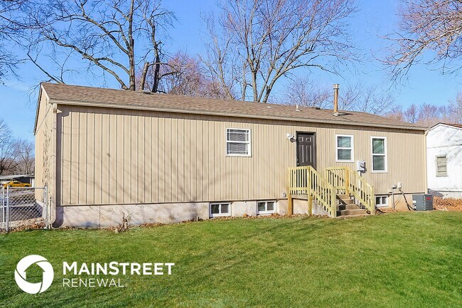 Building Photo - 413 N Seminole Dr