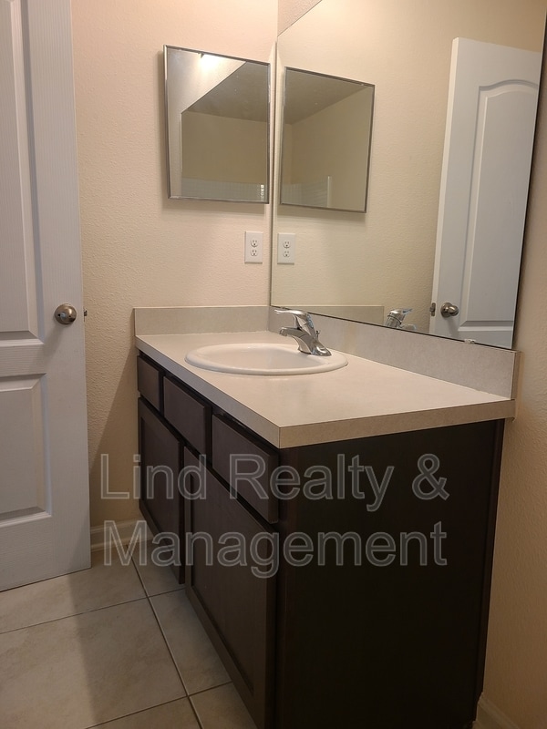 Building Photo - 7737 Legacy Trl