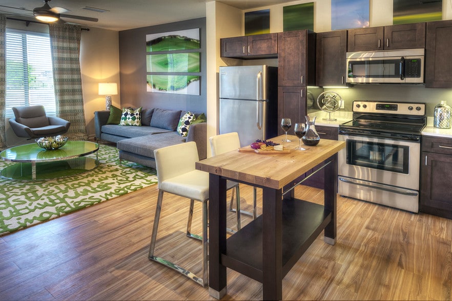 Gourmet Kitchens - Capstone Vallagio