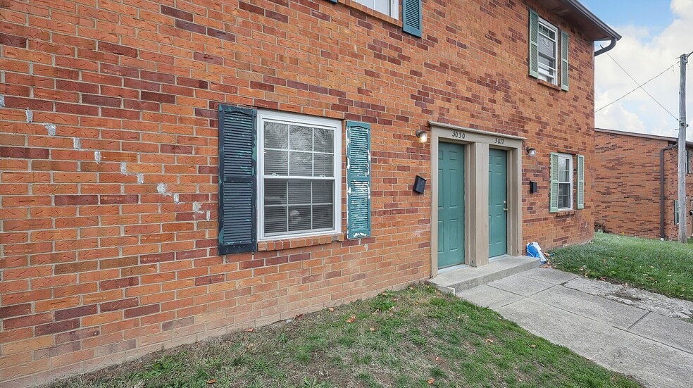 Building Photo - 3042 Sandridge Ave