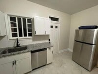 Building Photo - 287 E Woodrow Ave