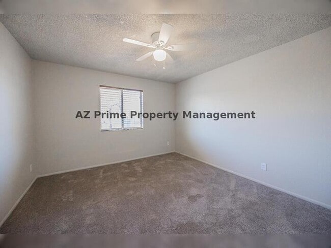 Building Photo - 1423 E Virginia Ave