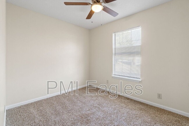 Building Photo - 263 White Oak Rd