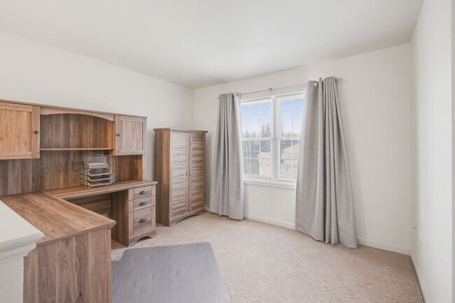 Building Photo - 3 Bedroom Home in Bainbridge