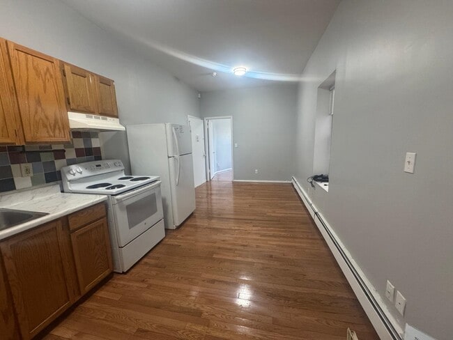 Building Photo - 64 Tuers Ave