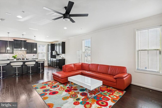 Building Photo - 13950 Estuary Dr