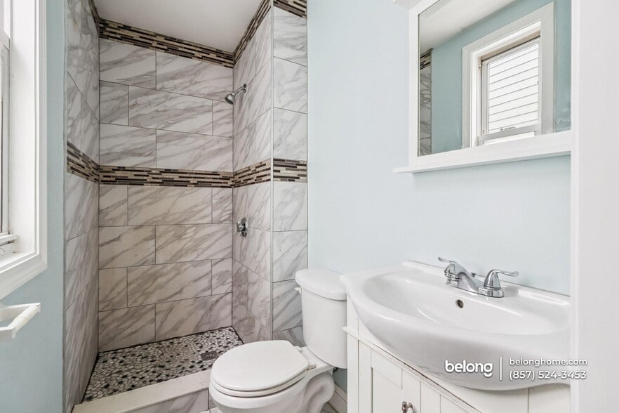 Building Photo - 62 Fuller St