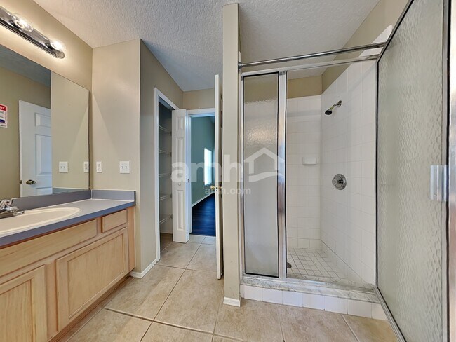 Building Photo - 2325 Ole Hickory Dr