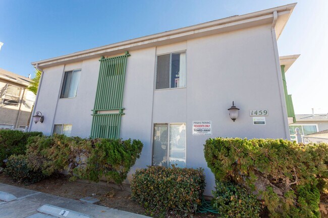 Building Photo - 1459 Hornblend St