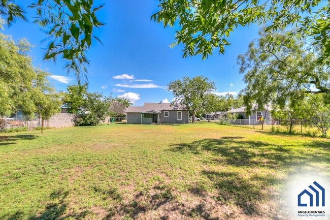 Building Photo - 107 Belaire Ave