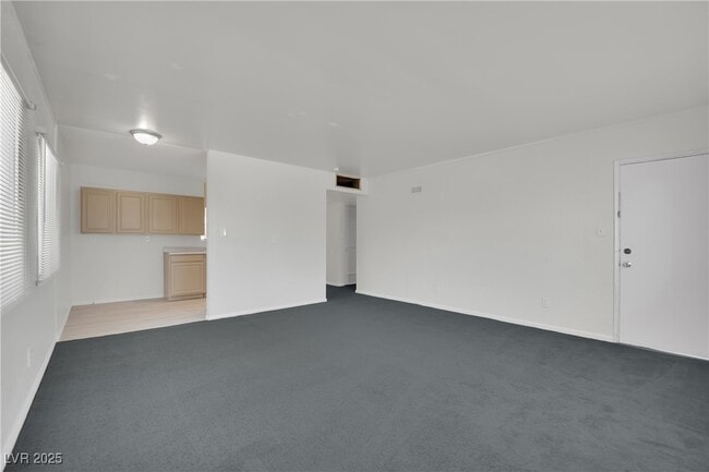 Building Photo - 2016 Linden Ave