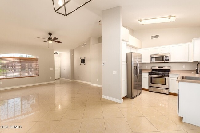 Building Photo - 3212 E Oraibi Dr