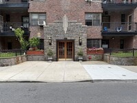 Building Photo - 30 Clinton Pl