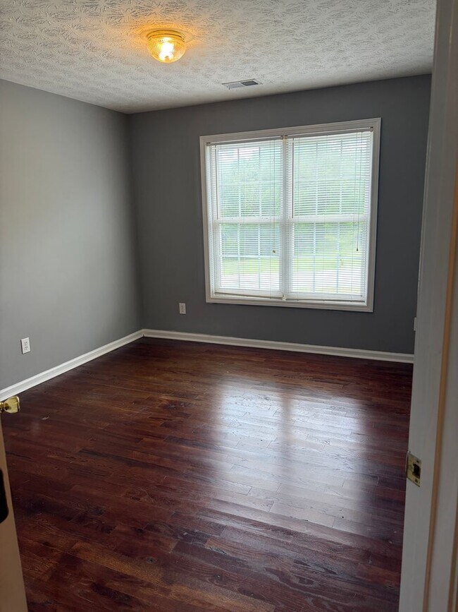 Building Photo - Beautiful Home with Finished Basement