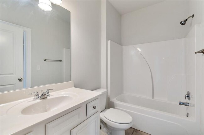 Building Photo - 5210 Mirror Lake Dr