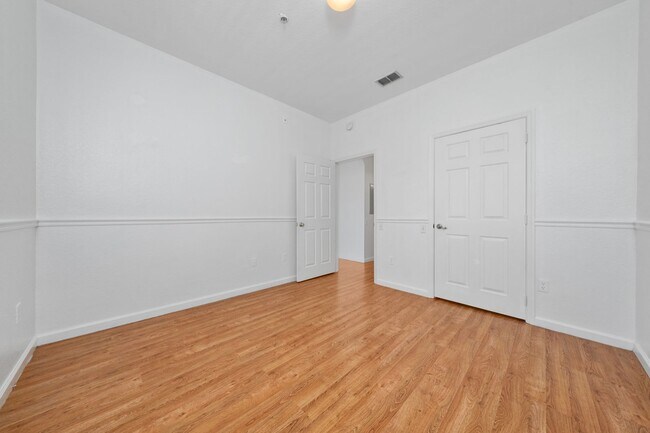 Building Photo - Welcome to this beautifully laid-out 2-bed...