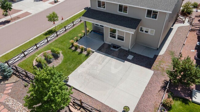 Building Photo - Stunning 5 bedroom home in Banning Lewis R...
