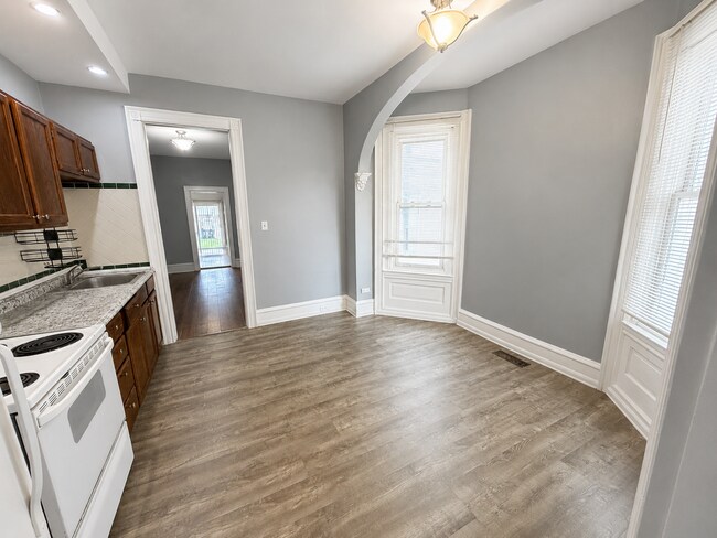 Building Photo - 112 Haws Ave