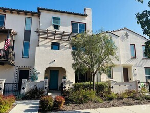 Building Photo - Experience Luxury Living With 4 Bedrooms o...