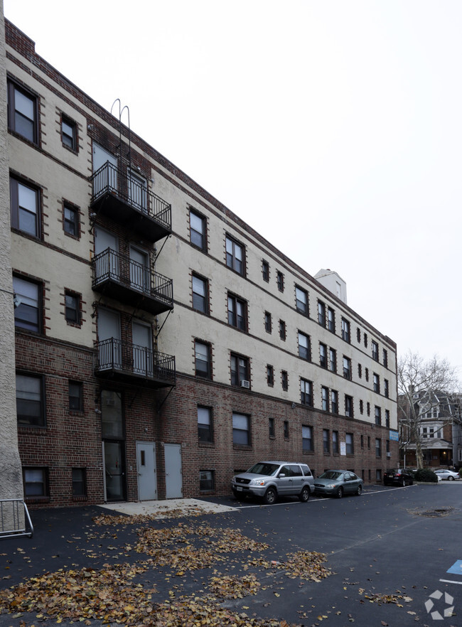 Building Photo - Sherwood Court