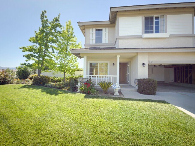 Building Photo - RARE 6 BEDROOM HOME FOR RENT IN OPTIMUM LO...