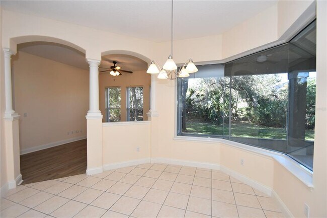 Building Photo - 17 N Village Dr