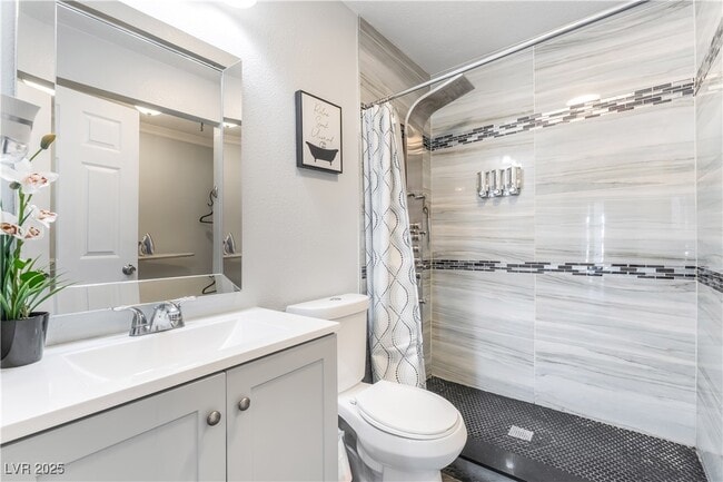 Building Photo - 2419 E Vegas Valley Dr