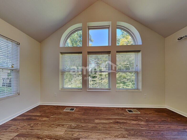 Building Photo - 4498 Megan Danielle Dr