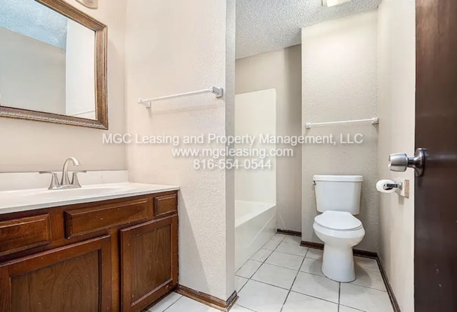 Building Photo - Comfort Living just in time for Fall at Mi...