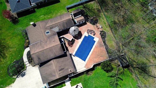 Building Photo - 381 Hickory Hill Rd