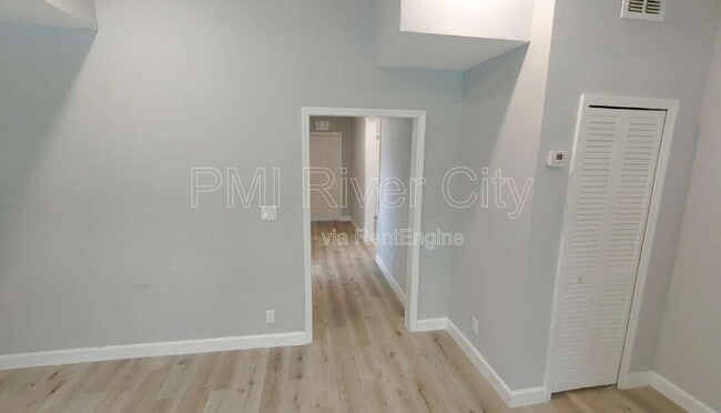 Building Photo - 151 W 17th St