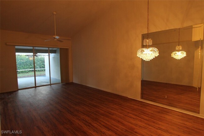 Building Photo - 1868 W Crown Pointe Blvd