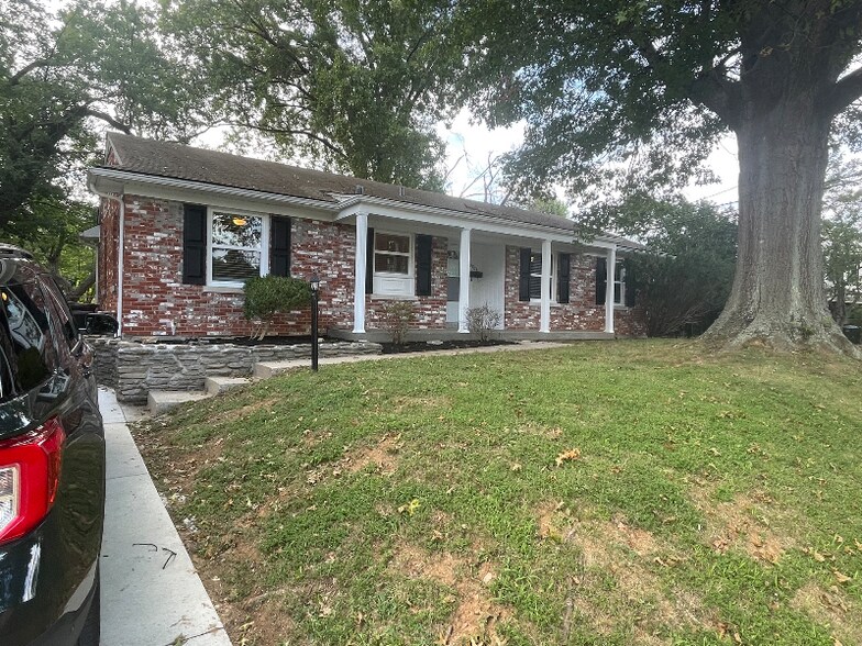 Primary Photo - 8809 Malvern Hill Rd