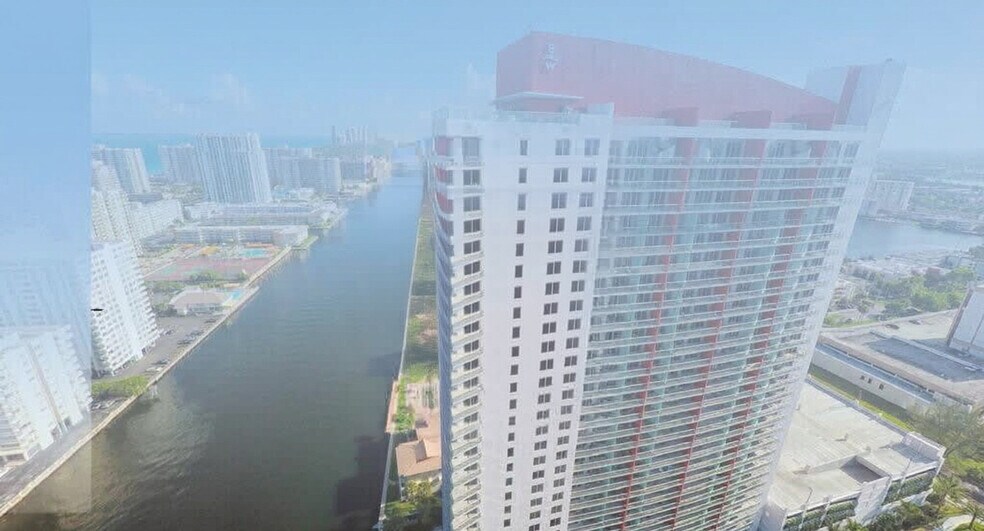Building Photo - 2601 E Hallandale Beach Blvd