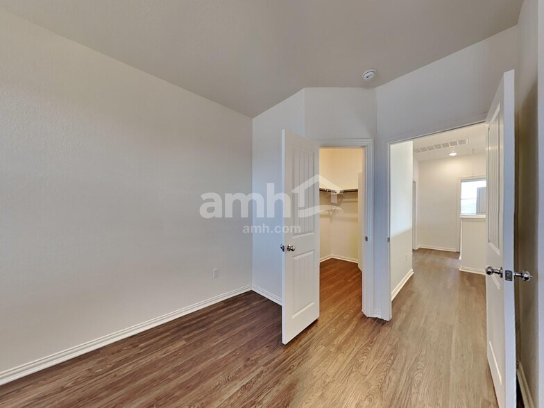 Building Photo - 175 Pebble Creek Run