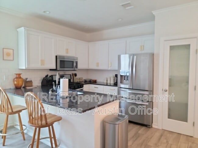 Building Photo - 2109 Maxwell Ln