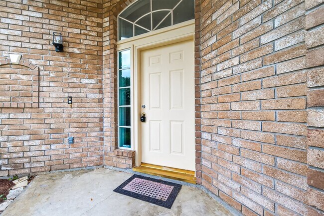 Building Photo - 3135 Silver Cedar Trail