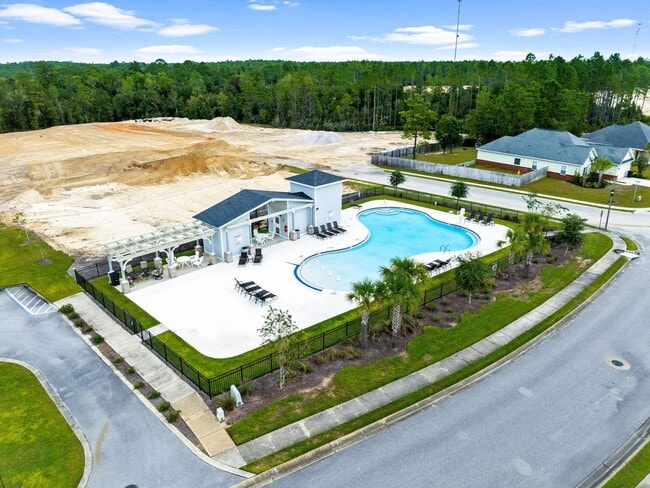 Building Photo - 462 Whispering Creek Ave