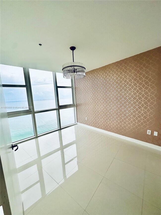 Building Photo - 18201 Collins Ave