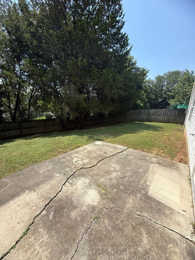 Building Photo - 2328 Settlers Ridge Ln