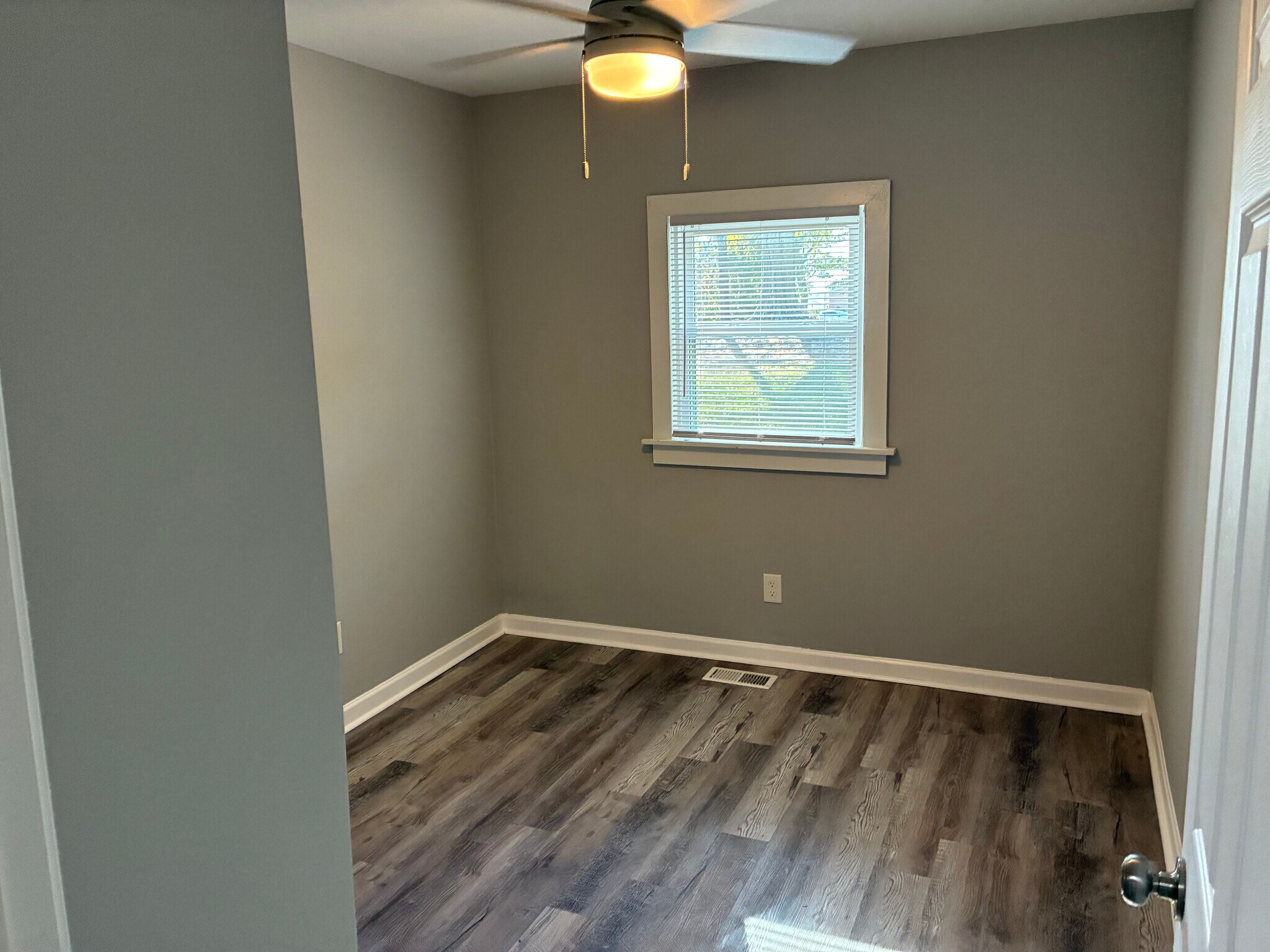 Building Photo - Room in Duplex on W Strickland St