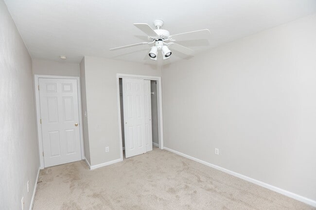 Building Photo - Bright 2BR/2BA Condo with Skylights & Patio