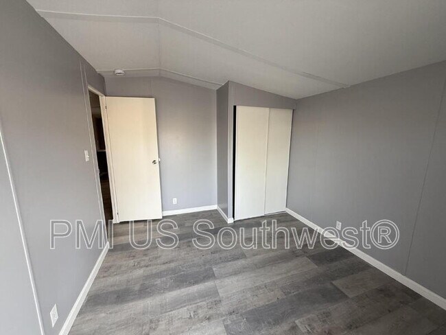 Building Photo - 314 Riverwood Ln