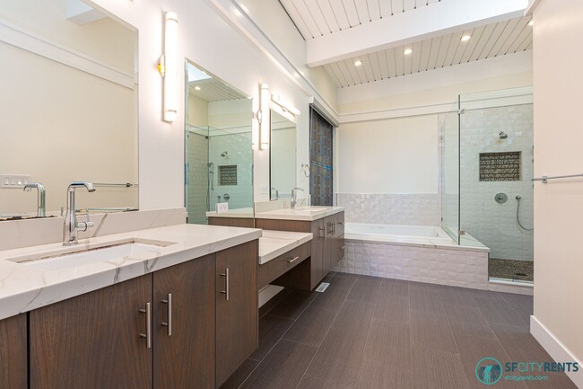 Building Photo - Sherwood Forest: Single Family Home w/ 2 C...