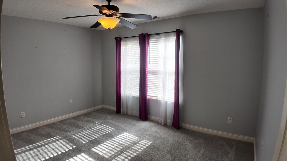 Building Photo - 3505 Thorngate Dr