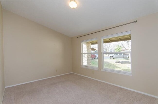 Building Photo - 10405 Firethorn Ln