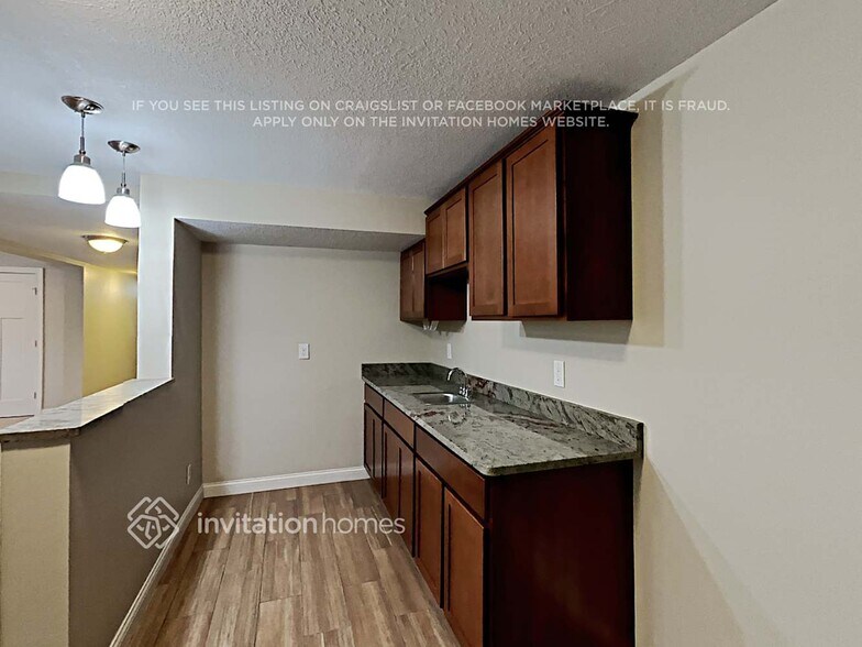 Building Photo - 1009 Hilloway Cir