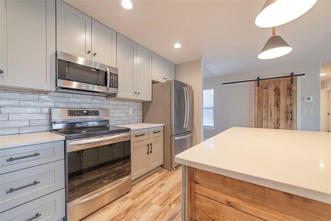 Building Photo - 620 Galston
