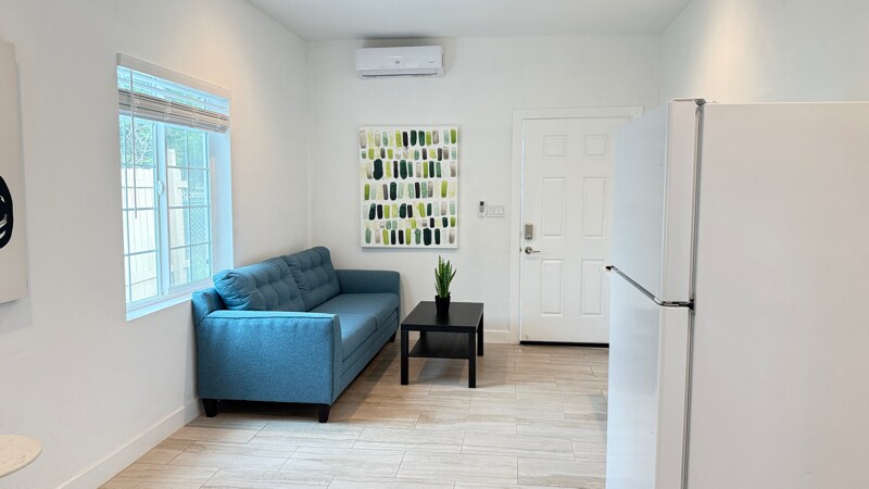 Building Photo - 15840 Annellen St