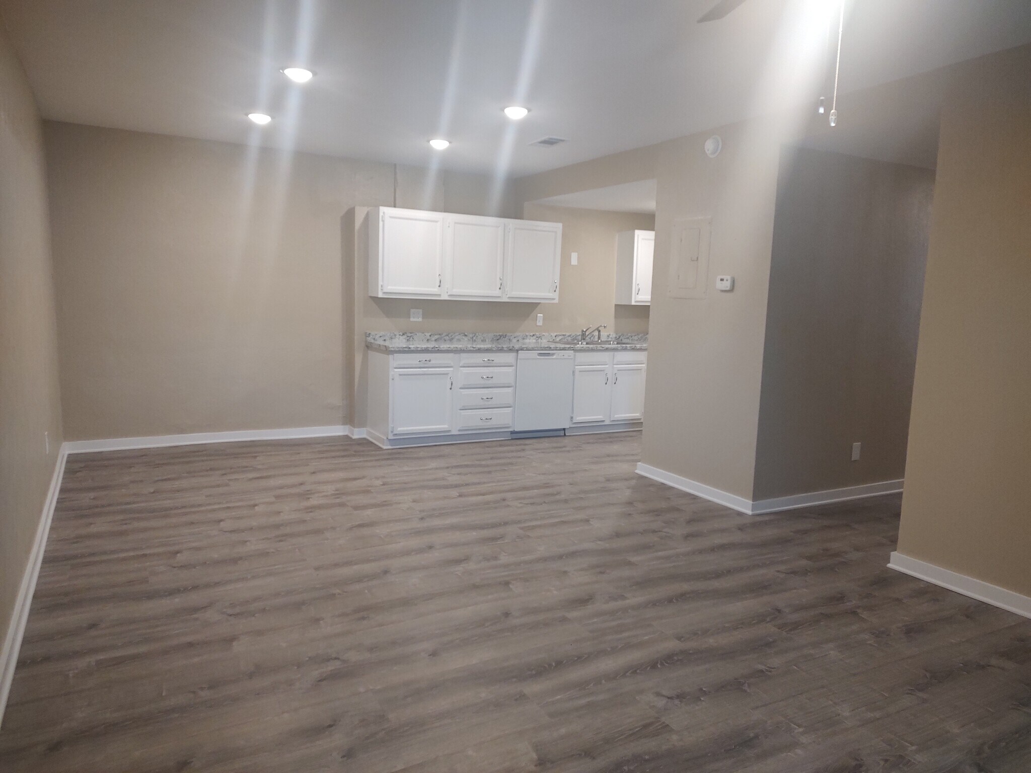 living area - 113 NW Main St